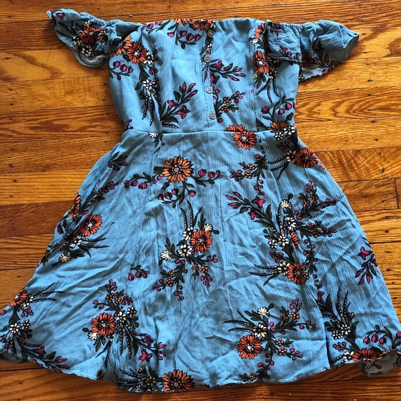 Super cute off the shoulder dress! - Picture 1 of 1
